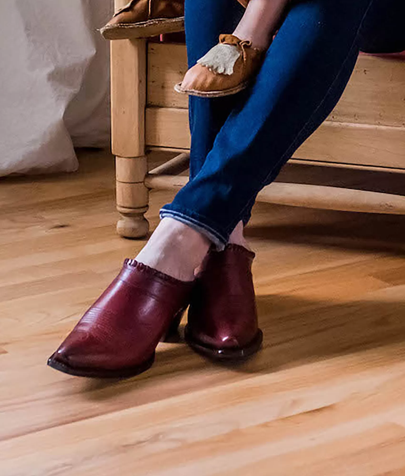 Lucchese Mules | Kim Red